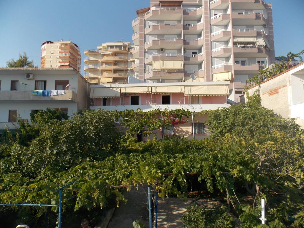 Detjon Beach Apartments Sarandë Exterior foto