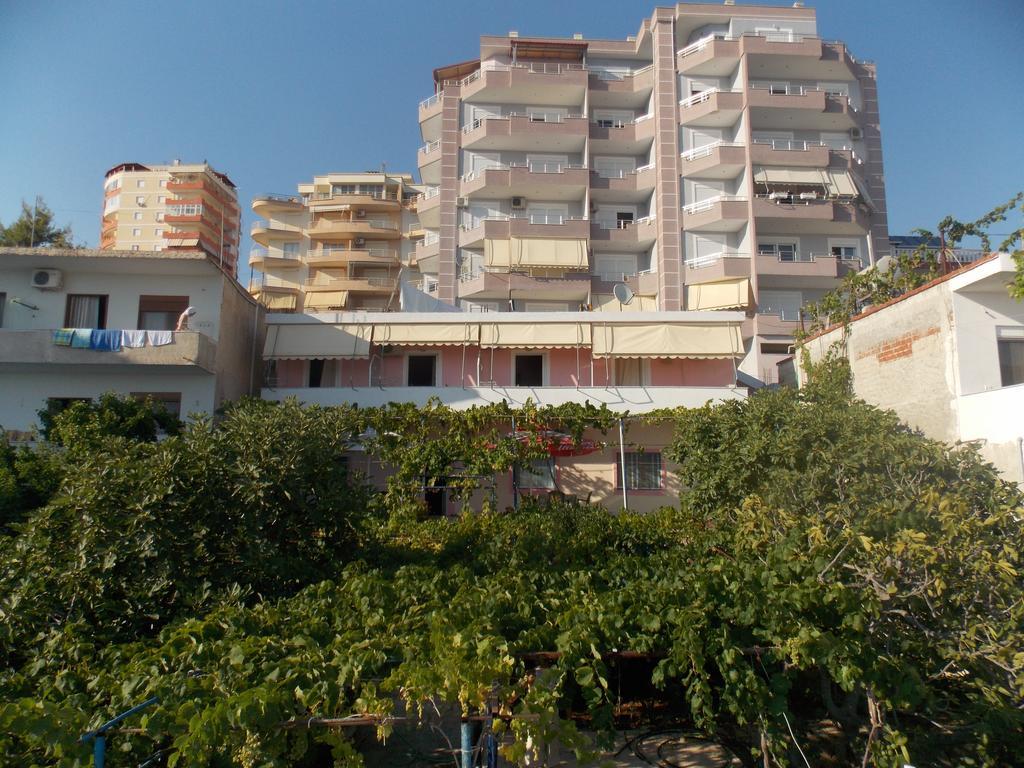 Detjon Beach Apartments Sarandë Exterior foto